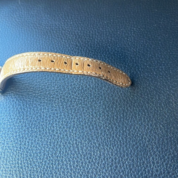 Coach tan strap watch in good condition. - Picture 7 of 9